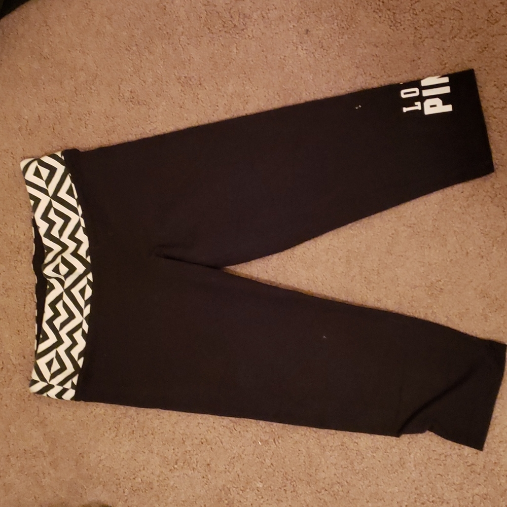 Black cropped pink leggings